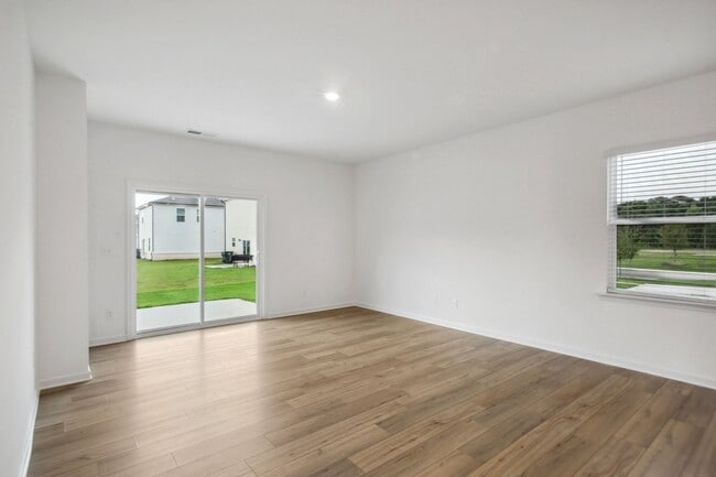 3853 Rustic Barn Way, Loganville, GA 30052 - photo 7