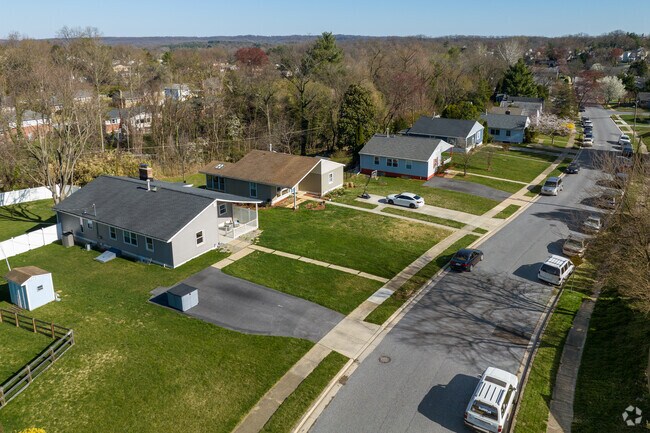 There are a variety of housing styles in Timonium ranging from cottages, ranch styles, split levels to large estates.