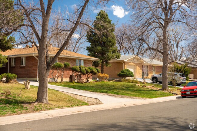 Highland Park residents tend to have well-manicured landscaping.