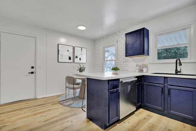 5627 Taffy Pkwy, Lansing, MI 48911 - photo 3