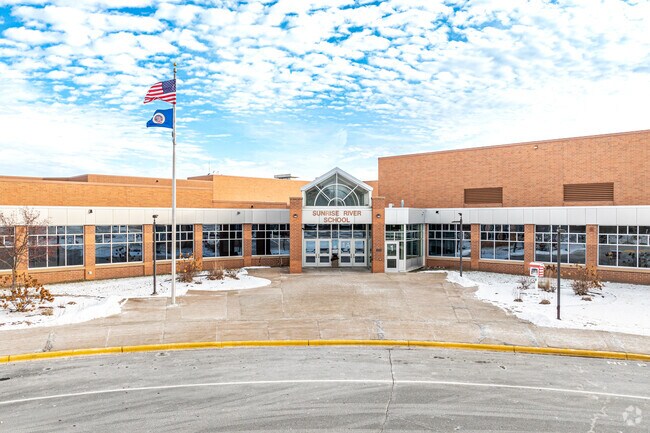 Sunrise River Elementary earns a B‑minus from Niche in North Branch.