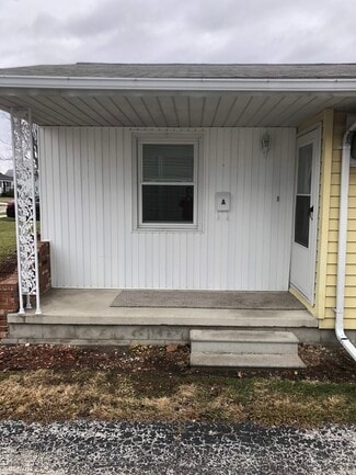 580 Maple St Unit A, Fostoria, OH 44830