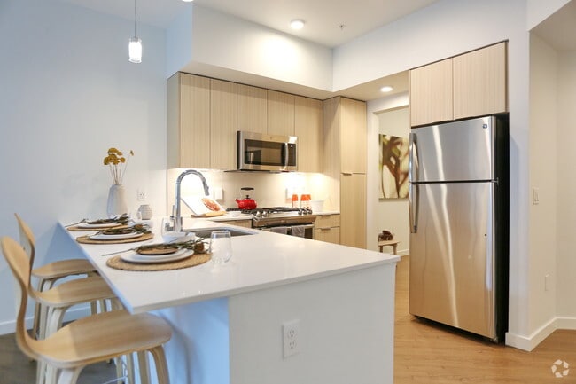 Everlight, Redmond, WA 98052 - photo 3