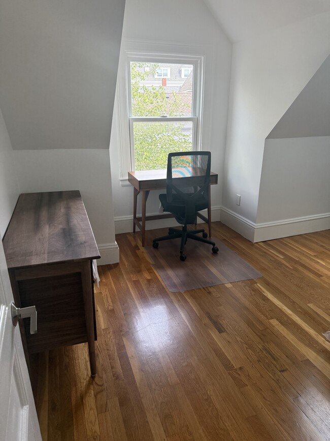 96 Munroe St unit 3, Somerville, MA 02143 - photo 4
