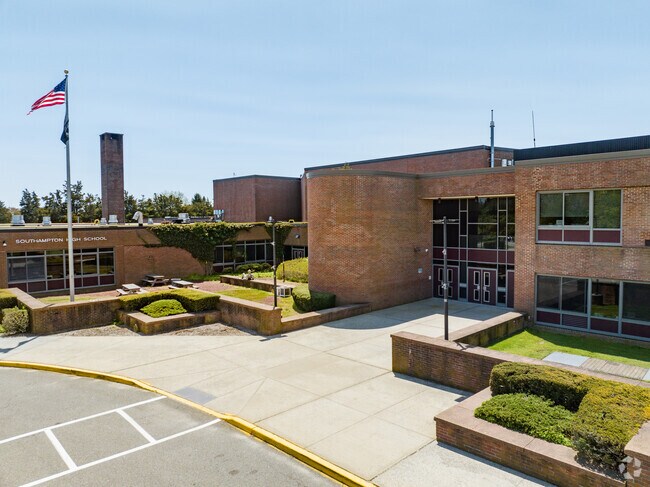 Southampton High School near Bridgehampton earns an A rating on Niche.