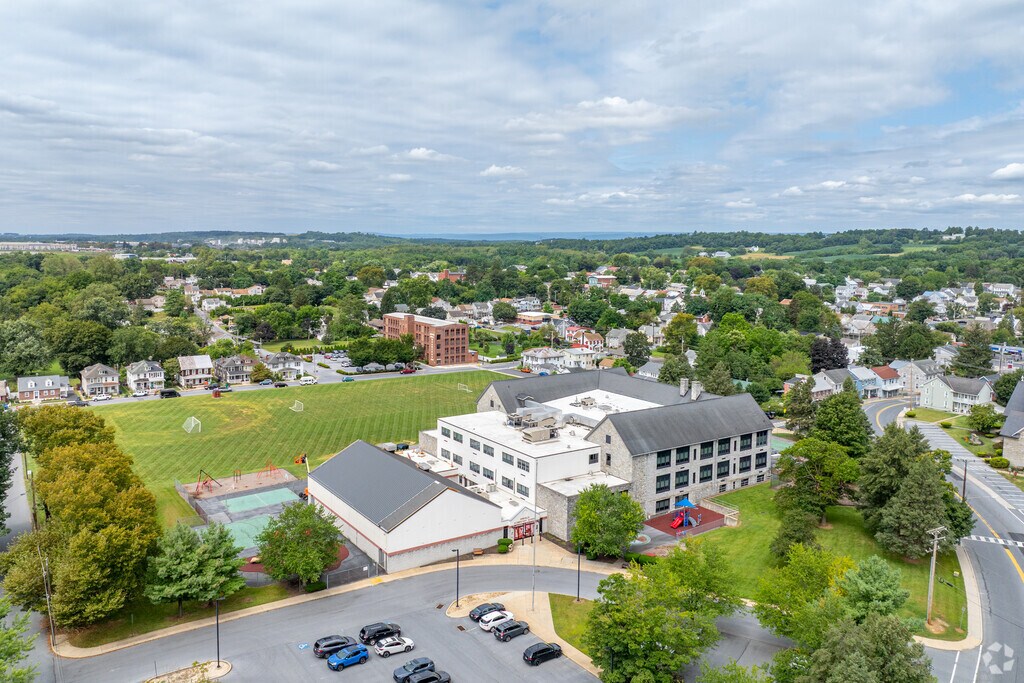 Annville Elementary School has a student to teacher ratio of 16 to 1.