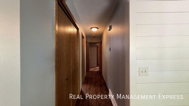 2700 S Bernhaven Ave, Sioux Falls, SD 57110 - photo 6