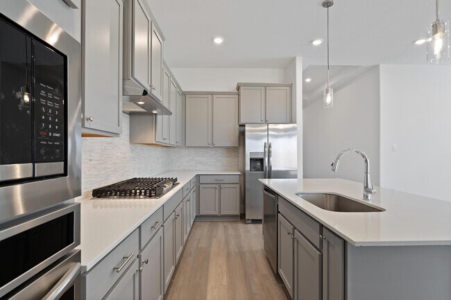 1524 Apache Heights Dr, Dayton, TX 77535 - photo 6