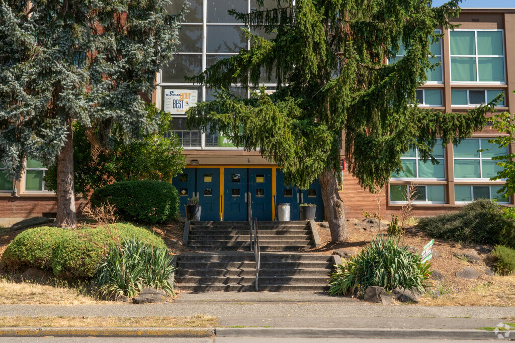 Aki Kurose Middle School is located in the Columbia City neighborhood.