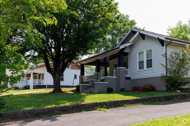 Many Fountaincrest homes enjoy large shade trees.