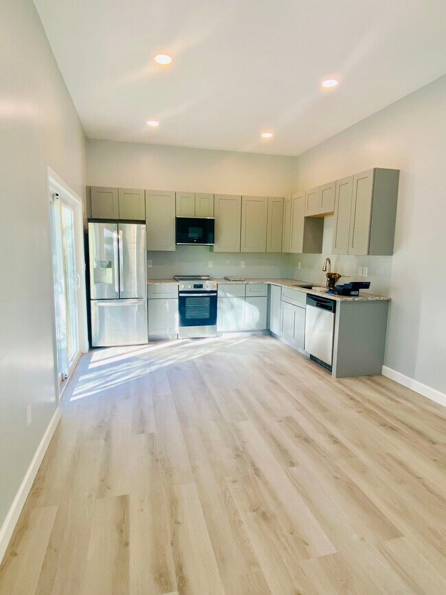 628 Hills Blvd, Port Orange, FL 32127