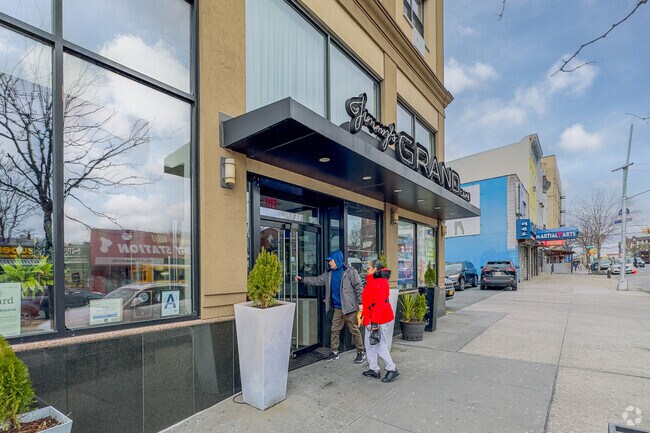 Jimmy’s Grand Cuisine invites locals in for Latin American and American cuisine.