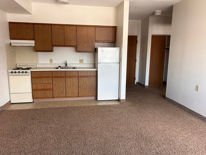 130 Walnut St unit C, Findlay, OH 45840 - photo 1