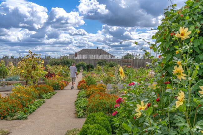 Hudson's Bay residents enjoy the relaxing atmosphere at Fort Vancouver National Historic Site.