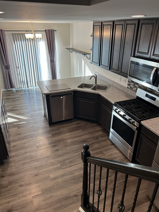 226 Wild Meadow Ln, Woodstock, IL 60098 - photo 6