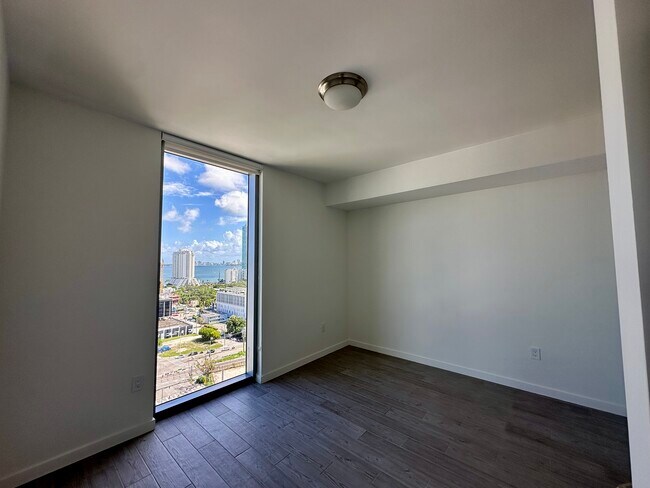 460 NE 29th Terrace unit B8, Miami, FL 33137 - photo 6