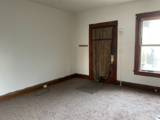 328 Robbins Ave, Niles, OH 44446