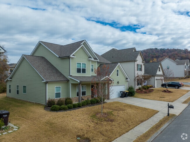 Larger homes are also available on some of the areas in Westview-Mountain Shadows.