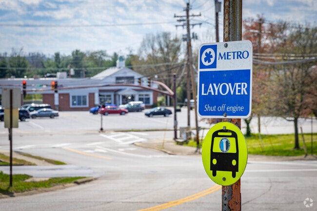 Mount Repose has public amenities such as an express bus that stops along Main Street.