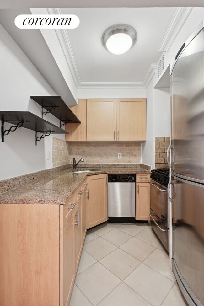 401 W 56th St, New York, NY 10019 - photo 4