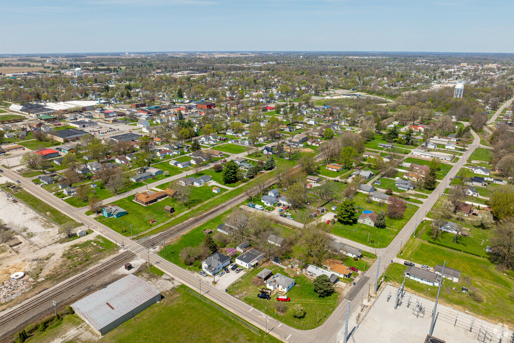 The Village is a small rectangular-shaped neighborhood comprised of low-density residential and industrial space between downtown Marion and the campus of Indiana Wesleyan University.
