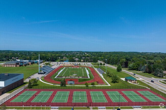 Rochester Adams High School, Rankings & Reviews - Homes.com