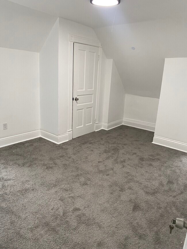 753 S Millvale Ave unit 3, Pittsburgh, PA 15213 - photo 3