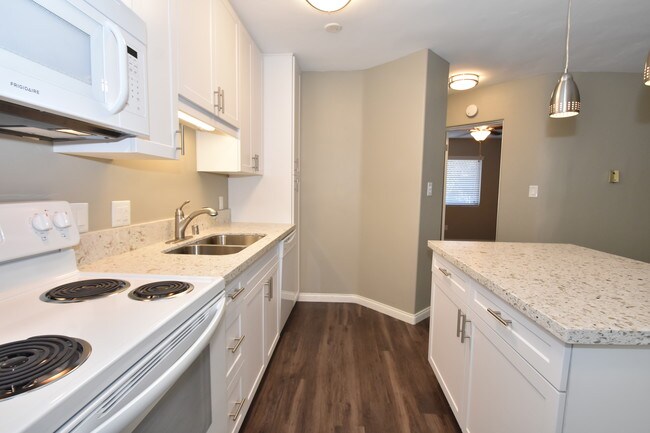 Hilltop Terrace, San Diego, CA 92103 - photo 6