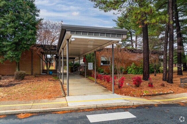 The entrance of Davis Elementary School.