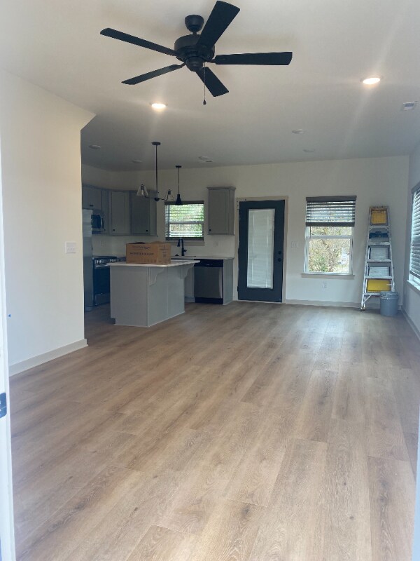 311 W Broad St, Clinton, TN 37716 - photo 2