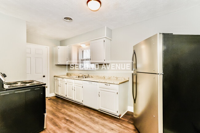 1032 Sale Ave, Louisville, KY 40215 - photo 2