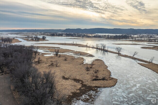 Goose Island Park just south of La Crosse sits along the Mississippi River, and has over 350 campsites.