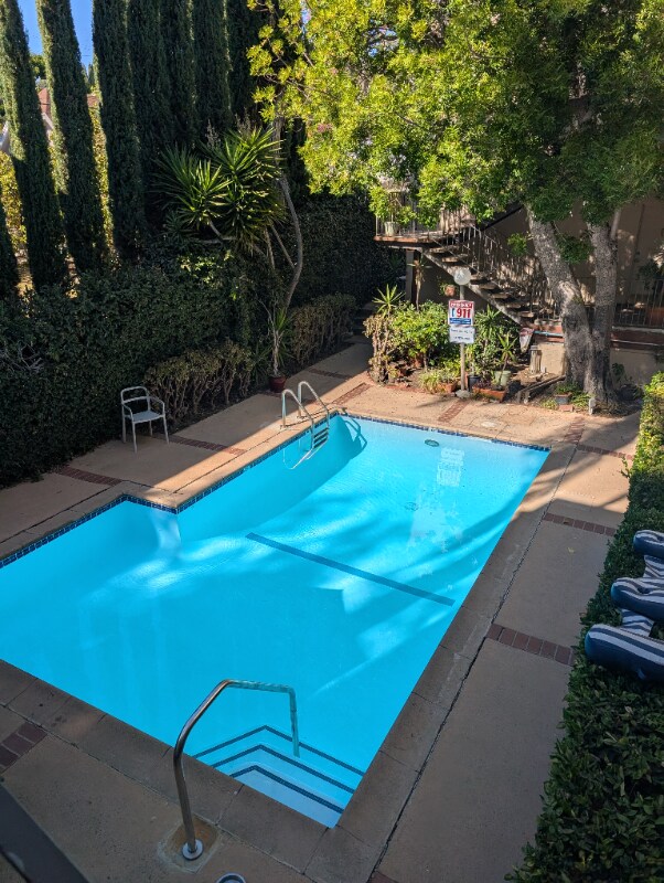 5971 Chula Vista Way unit 4, Los Angeles, CA 90068 - photo 1