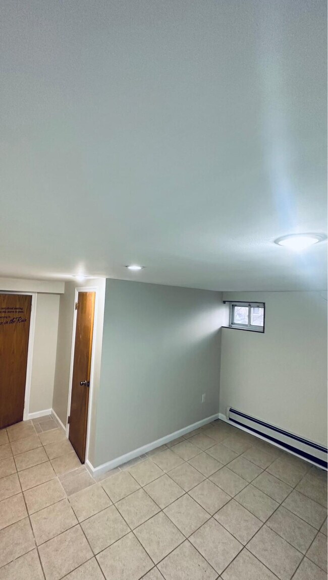 8337 Charlecote Ridge, Jamaica, NY 11432 - photo 5