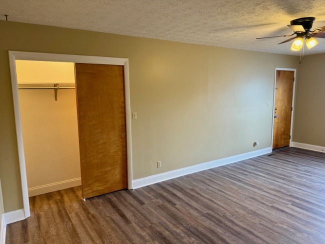 2203 Adams Ave unit 1, Huntington, WV 25704 - photo 3