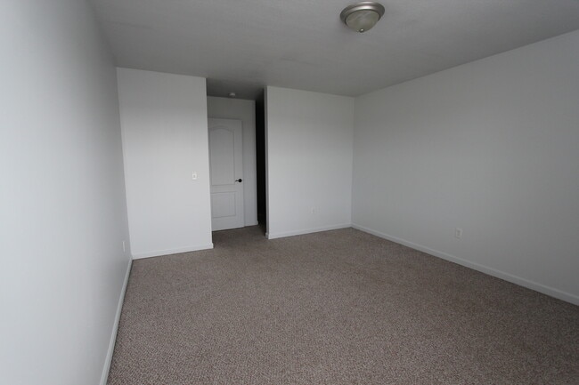 Candlelight Apartments & Condos, Mount Orab, OH 45154 - photo 6