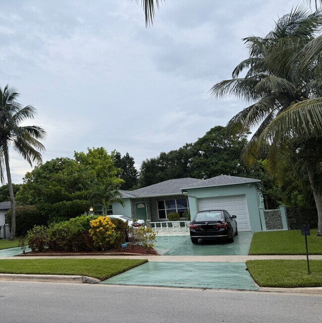 850 SW 50th Terrace, Margate, FL 33068