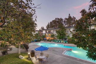 22222 Victory Blvd, Woodland Hills, CA 91367