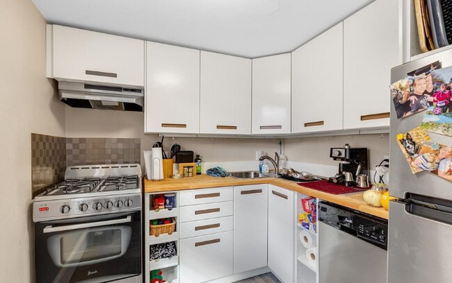 722 S 22nd St unit 2F, Philadelphia, PA 19146 - photo 6