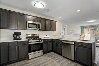 32 Blacks Ln, Springfield, NJ 07081