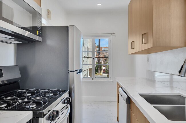 123 Hamilton Luxury Investments LLC, Beverly Hills, CA 90211 - photo 7