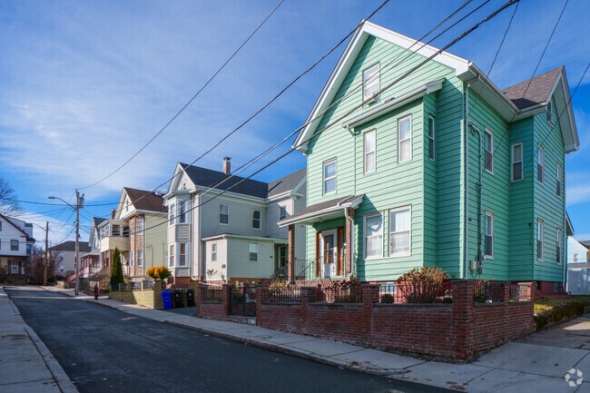 Some areas of Belmont have smaller streets that offer a homey feel.