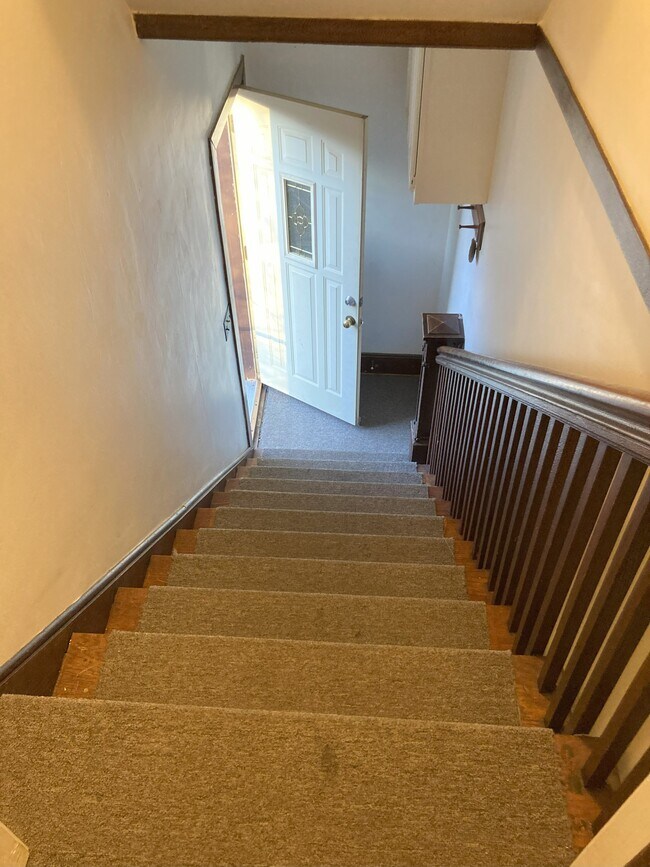 1508 S 8th St unit B, Goshen, IN 46526 - photo 3