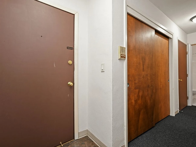 515 5th St SE unit 2, Minneapolis, MN 55414 - photo 5