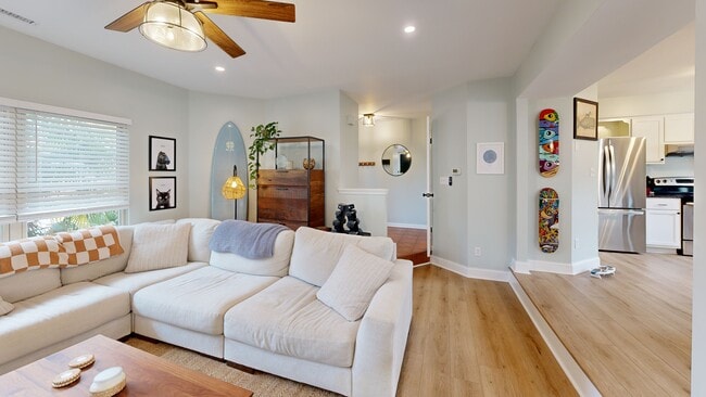 1623 Colonnade Crescent unit X9615, Virginia Beach, VA 23451 - photo 2