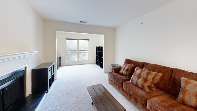 The Four Winds at Oakton unit 4-E3, Oakton, VA 22124 - photo 2