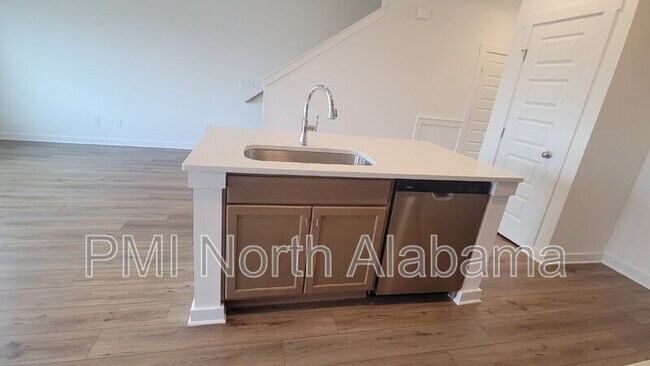 7578 Discovery Pt Dr NW, Huntsville, AL 35806 - photo 6