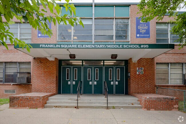 Franklin Square Elementary School building in Franklin Square.