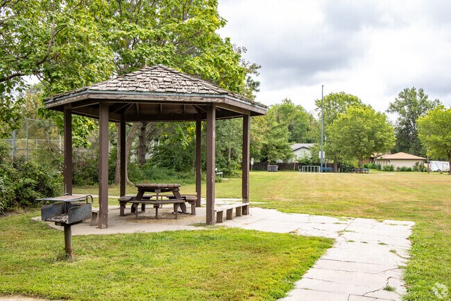 Open spaces, playgrounds, sports courts and disc golf draw locals outside at Wayne Park.
