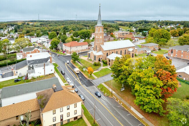 The majority of Barr is scenic farmland with a few quaint towns dotted around.
